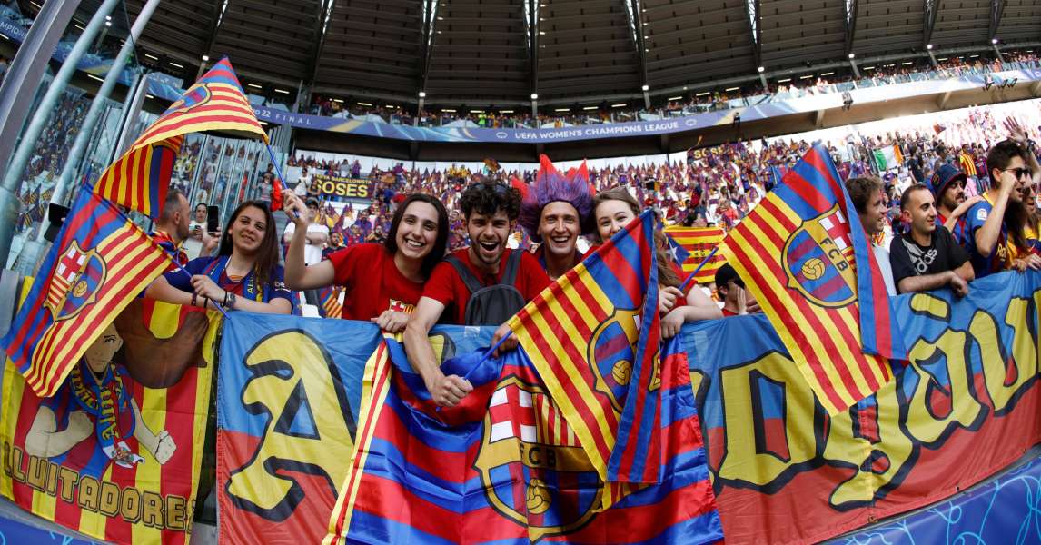 The Fans Behind the Football Revolution | SPORTFIVE - sportsmarketing agency